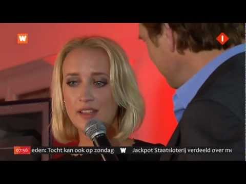 Eva Jinek Celine Huijsman Vandaag de dag 7 februari 2012 Marie Claire prijs