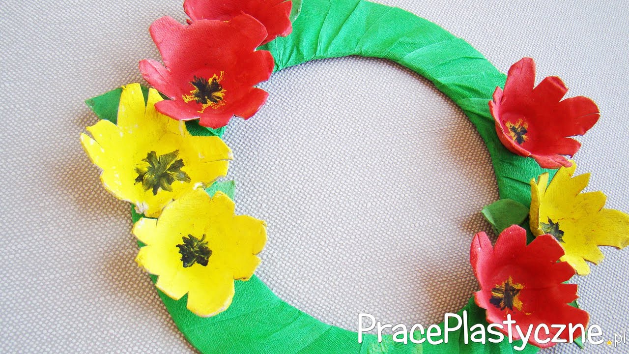 Jak zrobić wieniec z letnich kwiatów? Kwiaty z wytłaczanki po jajkach