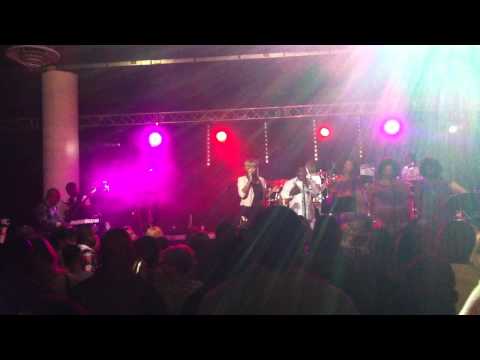 Fanny J - Je t'aime encore  Live