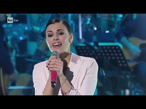 Bianca Guaccero canta "Le notti di maggio" - Una Storia da Cantare 15/02/2020
