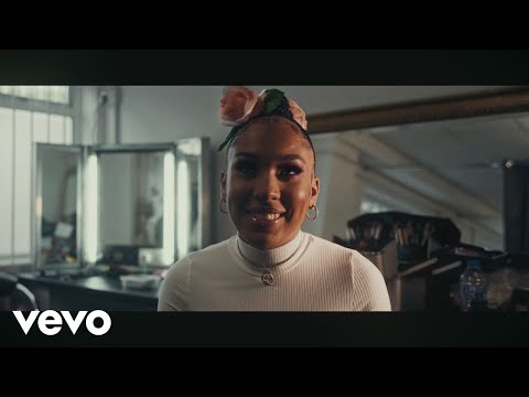 Tia Carys - Reflect in Mirrors (Behind the Scenes)