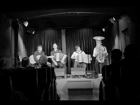 Maxjoseph | Run to Dana