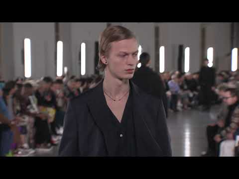 VALENTINO MEN'S FALL/WINTER 2019-20 COLLECTION