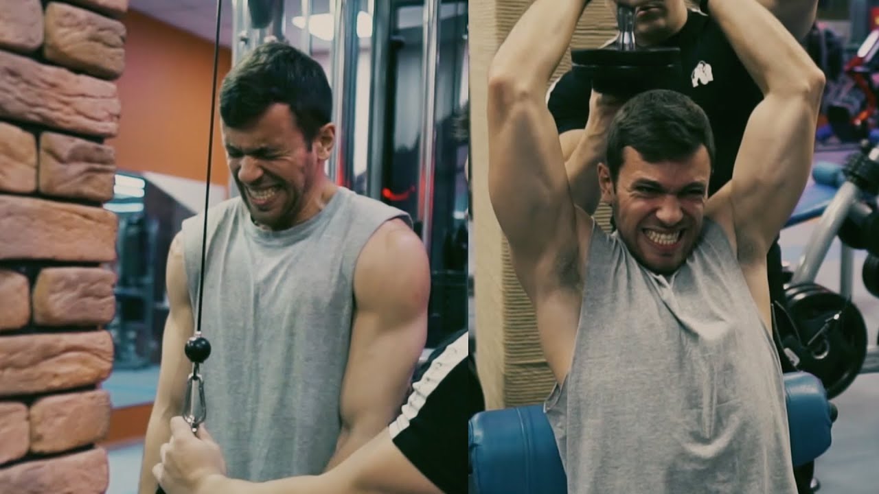 Турникмен выполняет тренировку чемпиона Арнольд Классик.