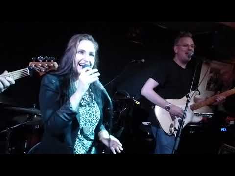 SUPERSTRUT returns to Café à GoGo!