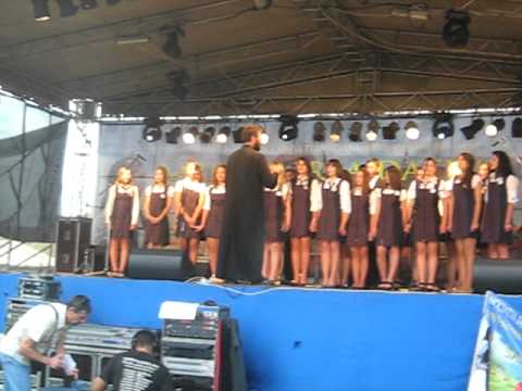 16 - SARBATOAREA DATINILOR LA RACIU - corul Belcanto din Sarmasu - MVI_0262.AVI