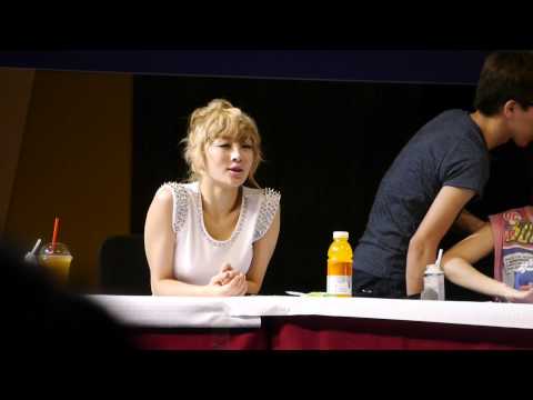 20120902 KARA signing meeting in SEOUL  "Nicole  heart & chuu"   *FLASH CUT