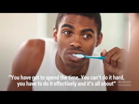 A dentist reveals the 2 biggest mistakes people make when brushing their teeth