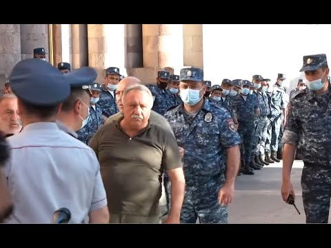 Սասուն, գետինը մտնես․ քաղաքացին՝ Սասուն Միքայելյանին