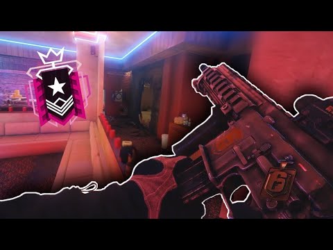 HOW A REAL CONTROLLER CHAMPION LOOKS LIKE: PS4 Ranked Highlights - Rainbow Six Siege Console