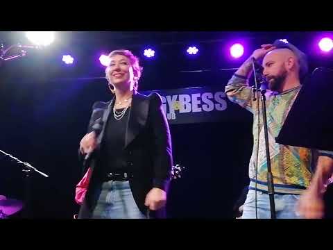 URSULA STRAUSS, CHRISTOPHER SEILER, ERNST MOLDEN ft. DAS FRAUENORCHESTER: SCHWECHAT  (JACKSON)