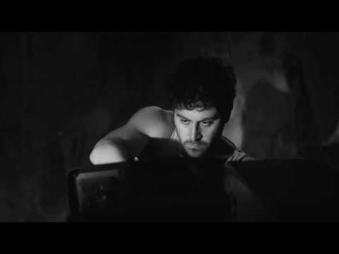 Mateo Kingman feat. Gustavo Santaolalla - Último Aliento (Official Music Video)