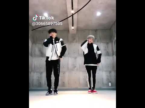 Dance cover song MagnusThemagnus - Realligator #shorts