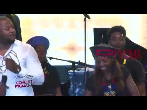 MOÏSE MBIYE "OZA MOSANTU" Feat. Bébé SOUZA Concert Pygmanté