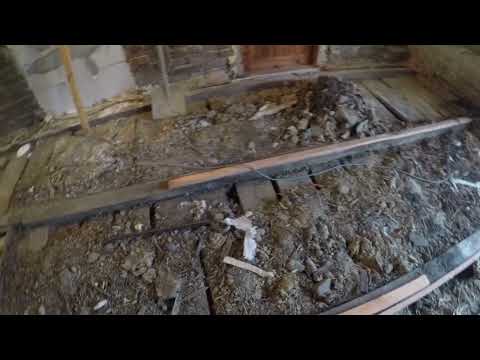 Koszmarne poddasze.... Podłoga na legarach. Nightmarish attic