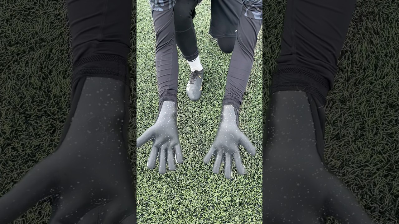 The best gloves made for astroturf🛡️🧤#soccer #football #goalkeeper #viral