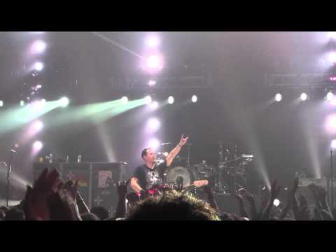 Blink 182 - Mark ends the show LIVE 2012 - Manchester Apollo