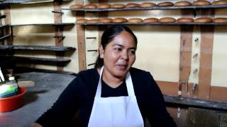 preview picture of video 'Panadería de Don Chema en Tingüindín, Michoacán parte 2'