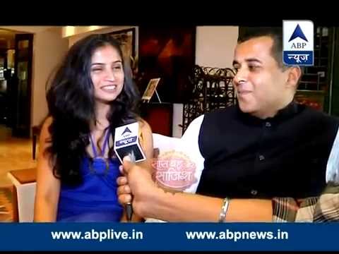 download lagu mp3 mp4 Chetan Bhagat And His Family, download lagu Chetan Bhagat And His Family gratis, unduh video klip Chetan Bhagat And His Family