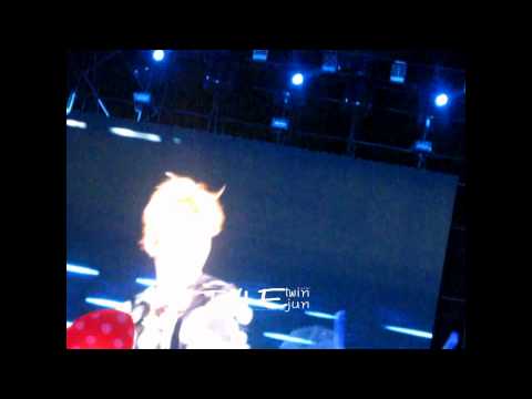 [FANCAM] KRIS KEY AMBER - Like A G6 @ SMTOWN IN BKK