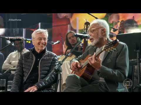 Gilberto Gil canta "Cajuína" no Altas Horas