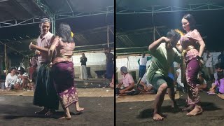 Download lagu TUA MUDA TERPIKAT OLEH PARAS CANTIK DAN GOYANGAN LINCAHNYA MBAK ANA CANTEK BERBODY GITAR SPANYOL mp3 Download lagu TUA MUDA TERPIKAT OLEH PARAS CANTIK DAN GOYANGAN LINCAHNYA MBAK ANA CANTEK BERBODY GITAR SPANYOL mp3