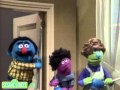 Sesame Street Daddy Helps With The Dishes