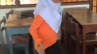 Download lagu 29 Siswi cantik joget DJ TEMANKU SEMUA PADA JAHAT TANTE   YouTube mp3