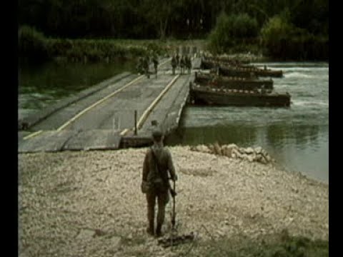 Die Faltschwimmbrücke