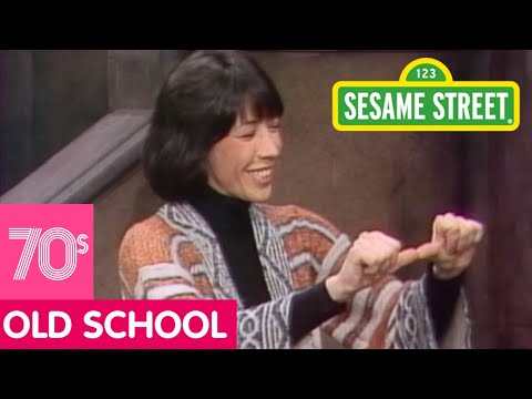 セサミストリート。リリー・トムリンがSingにサイン｜#ThrowbackThursday (Sesame Street: Lilly Tomlin signs Sing | #ThrowbackThursday)