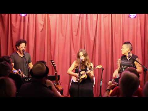 Can't Stand The Rain - The Rescues