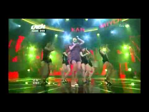 Kan Mi Yeon doing the Y dance with Mir during an actual performance.mp4