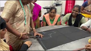 ஈசியா பிளவுஸ் கட் பண்ணுவது எப்படி | blouse cutting in Tamil | Easy blouse cutting method | 4 K