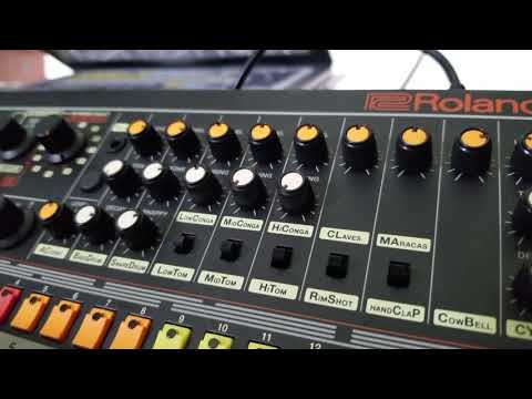 Brunch bass. Roland TR-08 & Ableton routed.