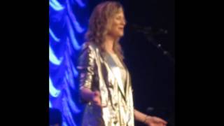 Jennifer Nettles singing Thank You