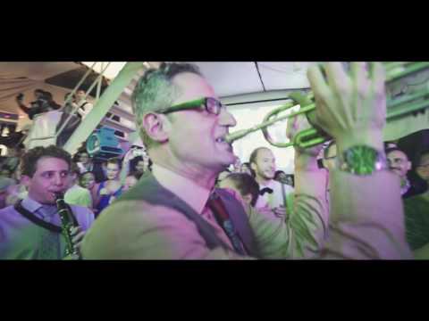 LSU16 - Gordon Webster Band on the dance floor