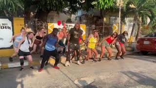 Download lagu Chi Ching Ching ft Energy and Disciple doing a dance class rock di world mp3