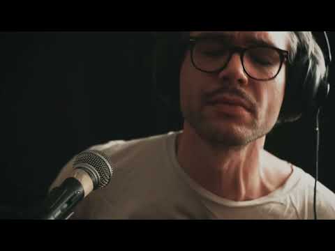Hanno - Many Moons Ago - Tiny Live Session 01