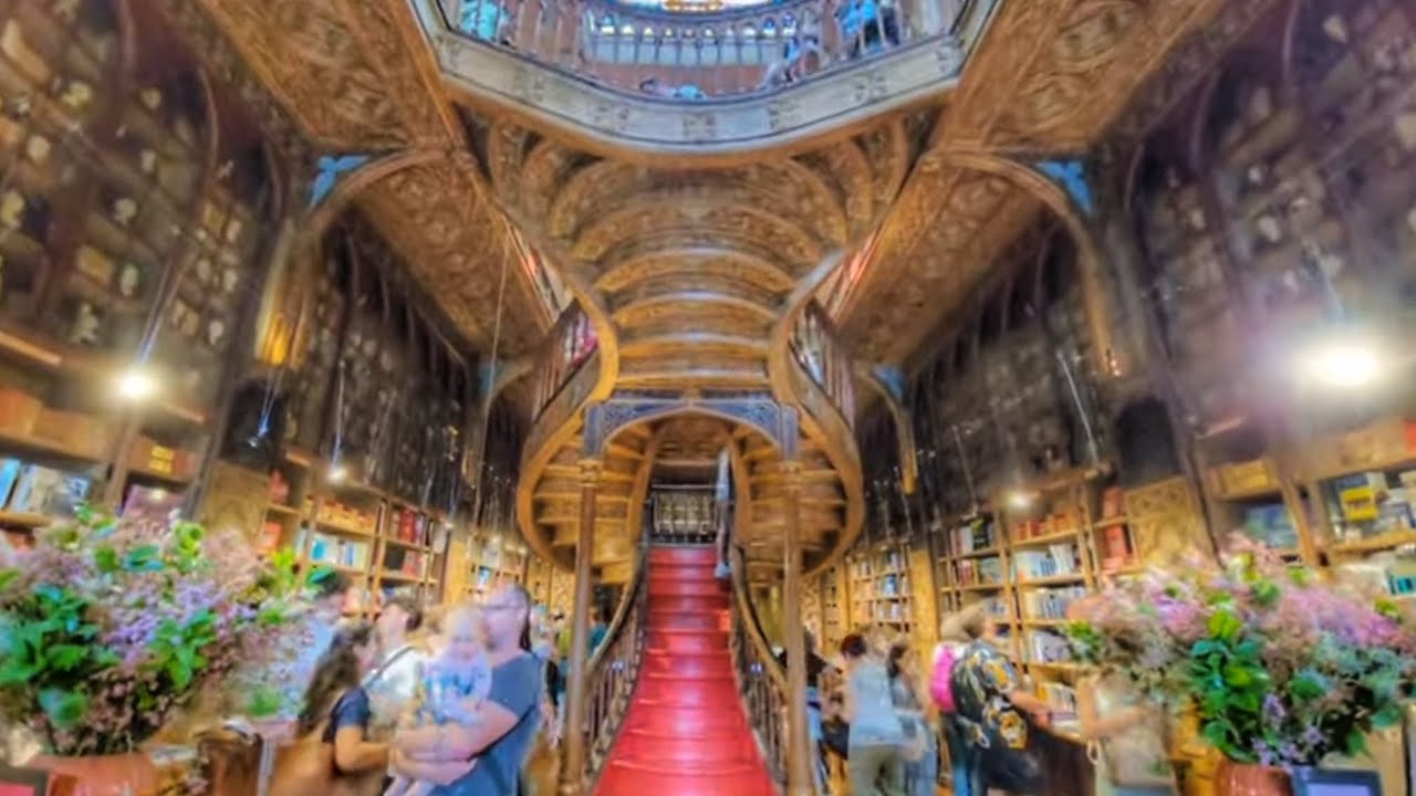 Experience a virtual tour of Livraria Lello.