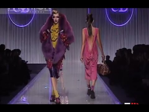 CHRISTIAN DIOR AW 2004 2005 Paris 3 of 4 Pret a Porter by Fashion Channel