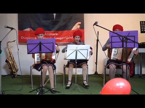 Trio Akkordeon "Podmoskovnye Vechera"