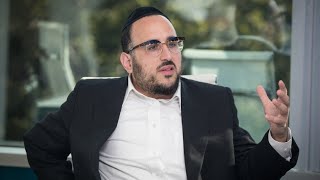 ליפה שמלצר בהופעה חיה: שירה של להיטי מוזיקה ישנה