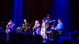 Kasey Chambers (w/ Jerry Douglas, Brandon Dodd, Amanda Shires): "I Ain't No Little Girl" Cayamo 2019