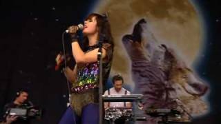 Bat For Lashes - Sleep Alone (Glastonbury 2009)