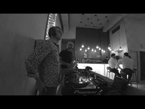 House music & Saxophone improvisation