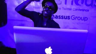 menilik - banana.mov