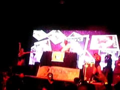 Kik Cola - HedKandi party - live updates 7