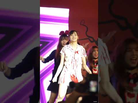 Praewlek Shining Stars - Splash [Fancam] [ชุดhalloween]