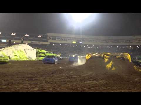 CRASH CAR DURBY!!! Monster X Tour