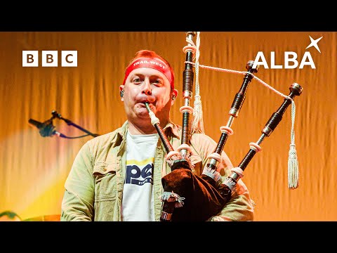 Trail West - Air An Traigh | Hoolie 2023 | BBC ALBA